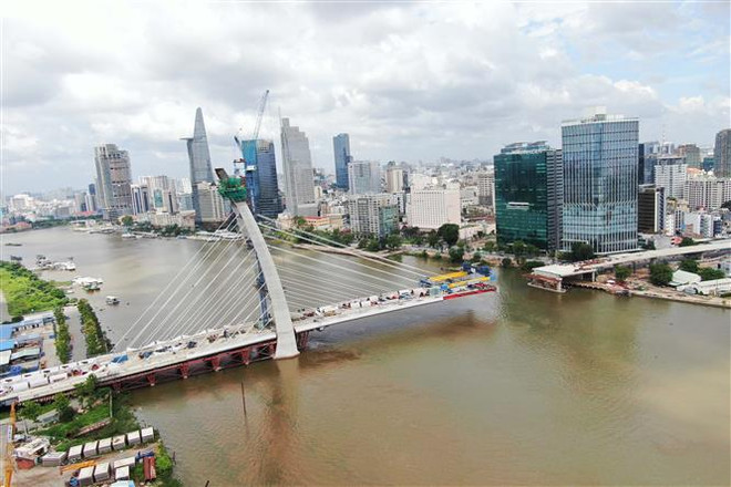 Thành phố Hồ Chí Minh: Cầu Thủ Thiêm 2 dự kiến hợp long vào tháng 9 ảnh 1