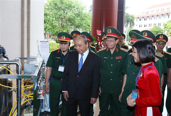 Thủ tướng: Cán bộ hậu cần phải thực sự thương yêu, chăm lo cho bộ đội ảnh 2