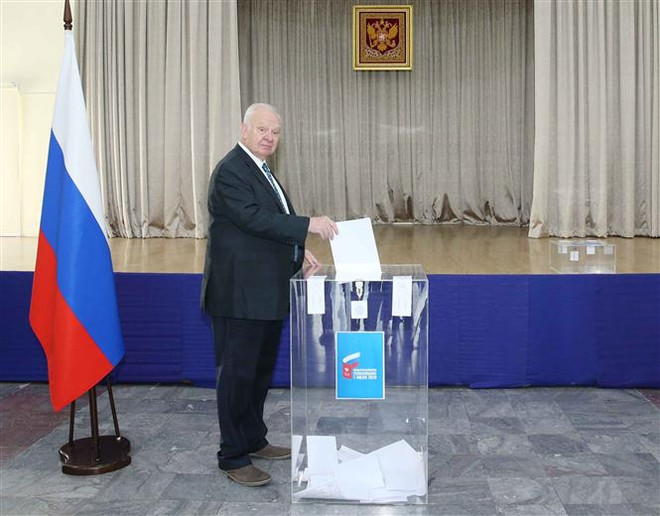 Người dân Nga tại Việt Nam đi bỏ phiếu về sửa đổi Hiến pháp Nga ảnh 1
