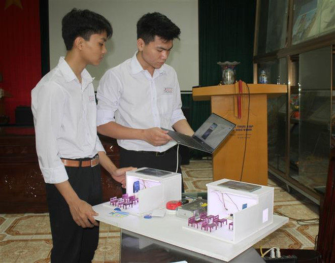 Học sinh Ninh Bình với sáng kiến Hệ thống quản lý giờ học thông minh ảnh 1