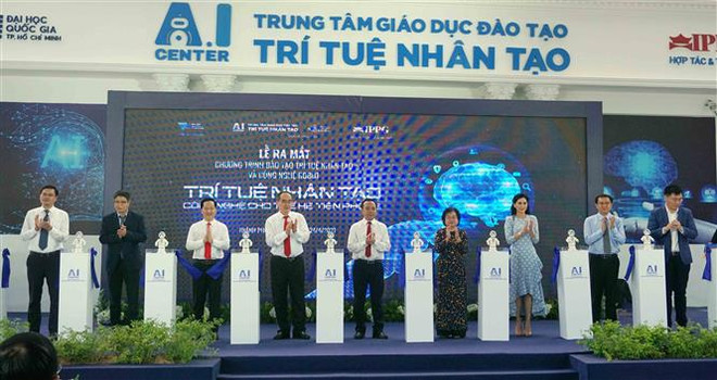 Ra mắt Chương trình đào tạo trí tuệ nhân tạo và công nghệ Robot ảnh 1