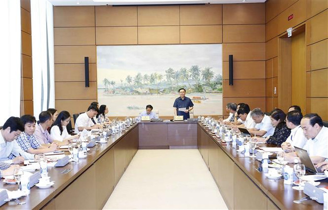 Chủ tịch Quốc hội làm việc với Ủy ban Quốc phòng và An ninh Quốc hội ảnh 2