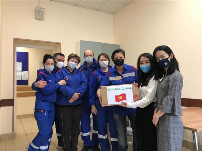 Người Việt tri ân bác sỹ Nga nhân ngày truyền thống ngành cứu thương ảnh 2