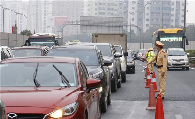 Phân luồng tuyến giao thông trọng điểm ở Hà Nội và TP.HCM dịp lễ ảnh 2