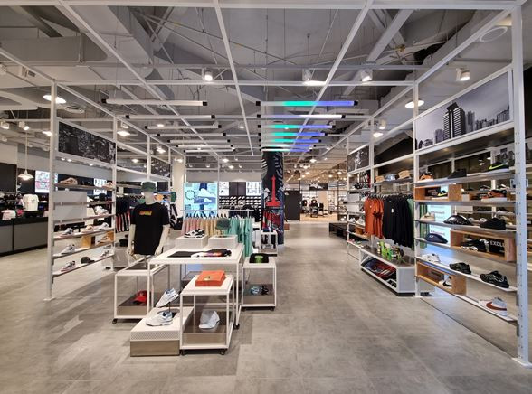 Foot Locker sắp khai trương cửa hàng đầu tiên tại Việt Nam ảnh 2