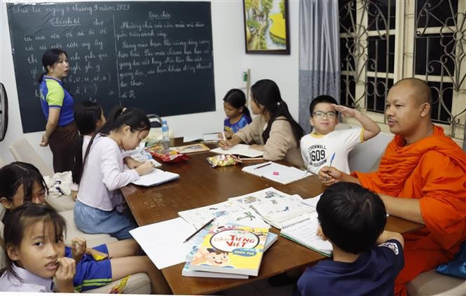 Chung tay gìn giữ và lan tỏa Tiếng Việt tại đất nước Triệu Voi ảnh 1