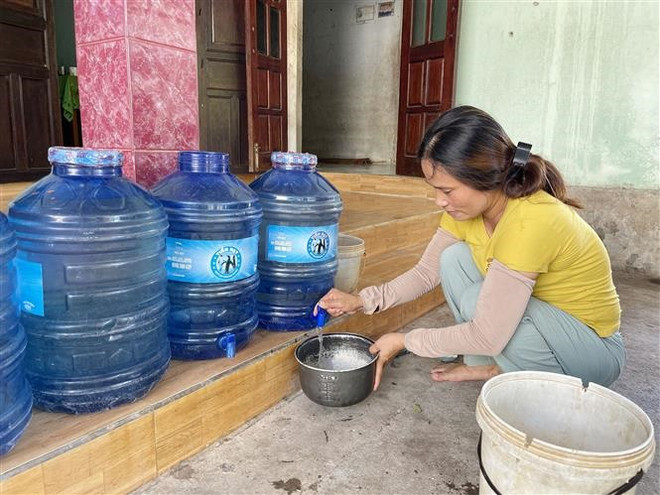 'Dẫn mặn nhập đồng' để nuôi tôm: Người dân chịu cảnh 'khát nước sạch' ảnh 3