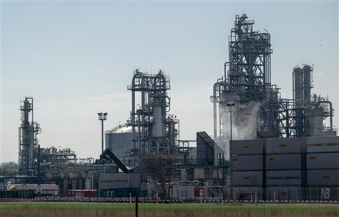 Gazprom sẽ khởi động thêm 2 dây chuyền của nhà máy xử lý khí đốt Amur ảnh 1