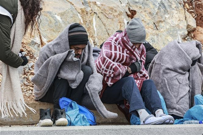 Thụy Sĩ cho phép sử dụng các cơ sở phòng vệ dân sự cho người di cư ảnh 1