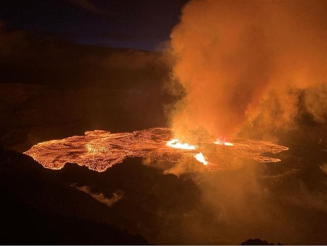 Núi lửa Kilauea tại Hawaii phun trào trở lại sau 3 tháng ảnh 1