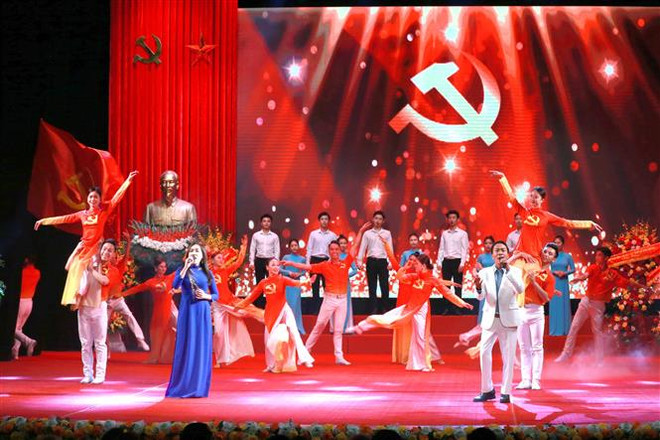 Kỷ niệm 20 năm lập Hội đồng Lý luận, Phê bình Văn học, Nghệ thuật TW ảnh 2