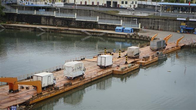 Đa dạng hình thức phối hợp duy trì xuất nhập khẩu qua biên giới ảnh 1