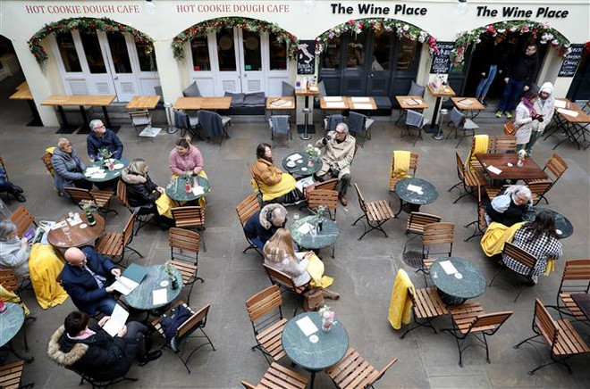 Anh ghi nhận tốc độ tăng trưởng mạnh nhất kể từ sau Thế chiến thứ hai ảnh 1