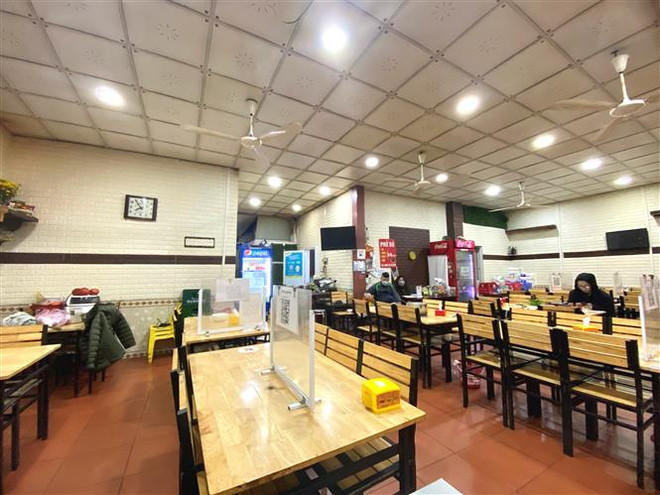 Hạ Long tạm dừng một số hoạt động tập trung đông người do F0 tăng cao ảnh 1