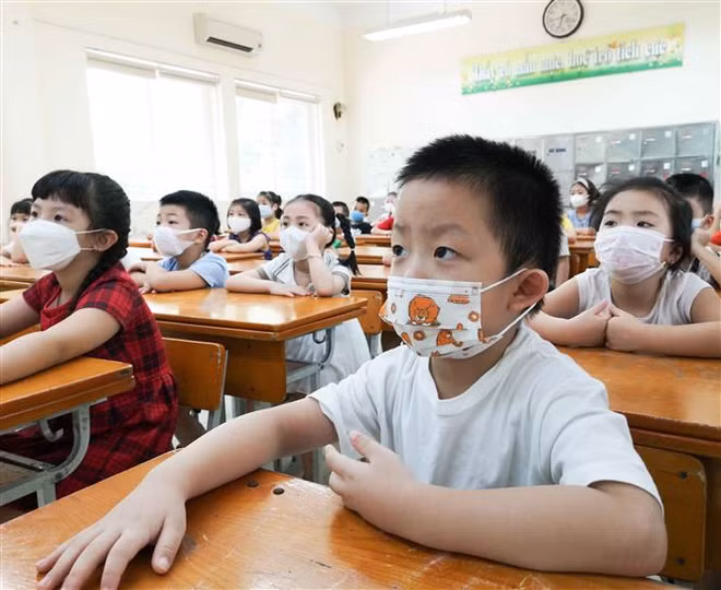 Hà Nội: Trường học sẵn sàng, phụ huynh phấn khởi cho con tới trường ảnh 1