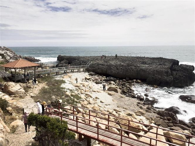 Ninh Thuận sở hữu 1 trong những cung đường ven biển đẹp nhất Việt Nam ảnh 2