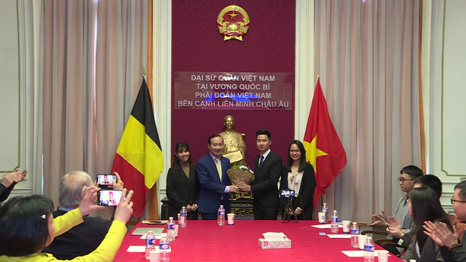 Sinh viên Việt tại Bỉ tăng cường gắn kết cộng đồng, hướng về quê hương ảnh 1