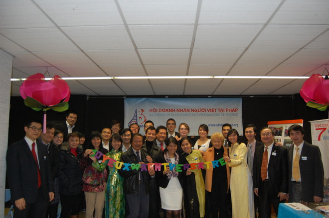 Trí thức Việt Nam tại Pháp chia sẻ khát vọng trong năm mới Mậu Tuất ảnh 1