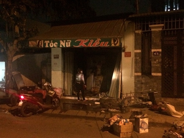 Tiệm cắt tóc bất ngờ bốc cháy dữ dội trong đêm, 2 người thiệt mạng ảnh 1