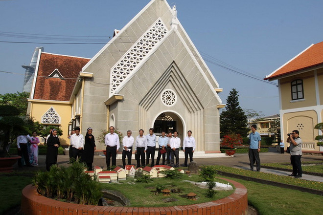 Ông Nguyễn Thiện Nhân chúc Tết cơ sở Dòng Mến Thánh giá Thủ Thiêm ảnh 2