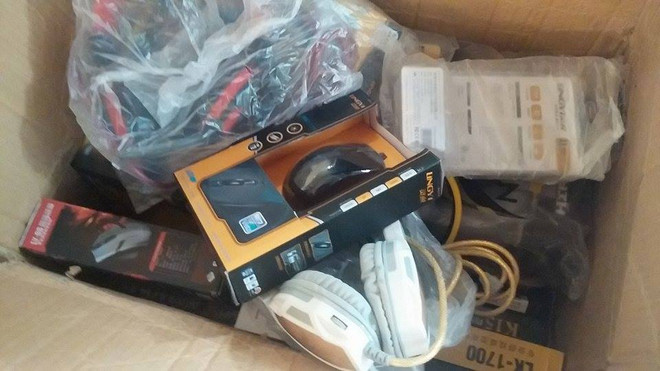 141 bắt lô hàng linh, phụ kiện máy tính lớn không rõ nguồn gốc ảnh 1