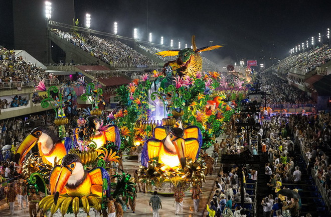  Brazil: Lật xe diễu hành tại lễ hội Carnaval làm 9 người bị thương ảnh 1