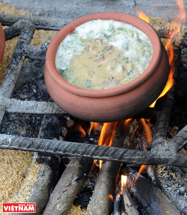 Cách chế biến món rươi kho lạ miệng của vùng đất Tứ Kỳ ảnh 5