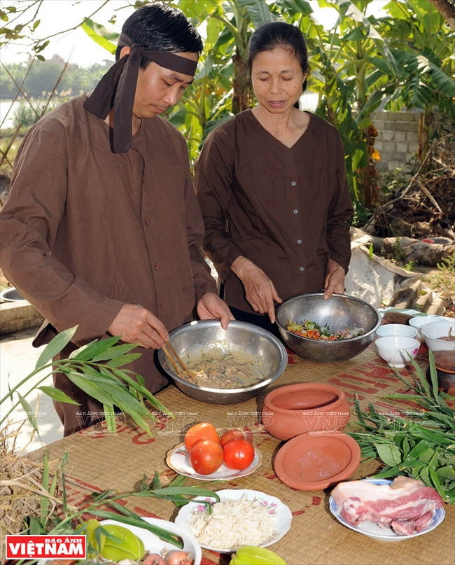 Cách chế biến món rươi kho lạ miệng của vùng đất Tứ Kỳ ảnh 4