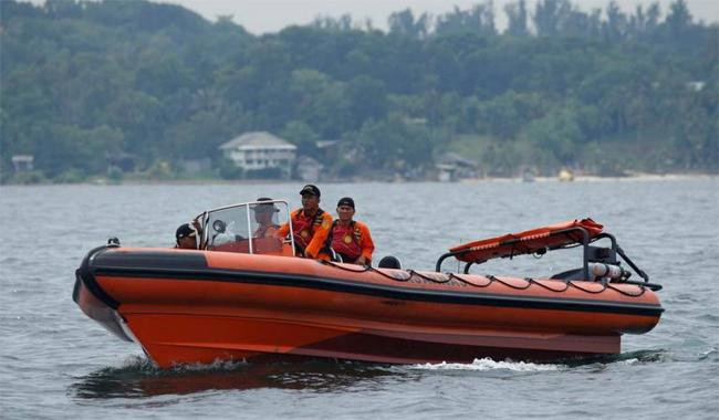 Indonesia tìm thấy 10 thi thể trong vụ lật thuyền chết chóc ảnh 1