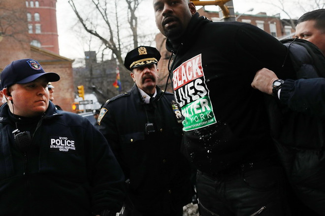 Nhà Trắng chỉ trích phán quyết tòa án từ chối khôi phục lệnh nhập cư ảnh 1