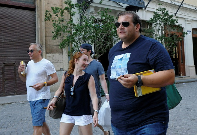 Lượng khách đăng ký du lịch đến Mỹ giảm do sắc lệnh cấm nhập cảnh ảnh 1