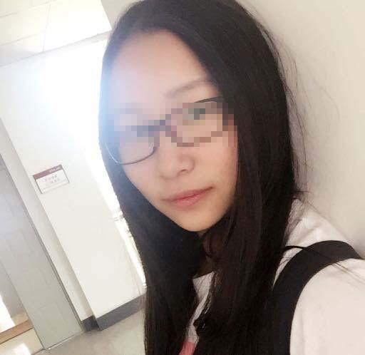 Cô gái trẻ đi tìm chàng trai trong tấm hình chụp chung 18 năm trước ảnh 3