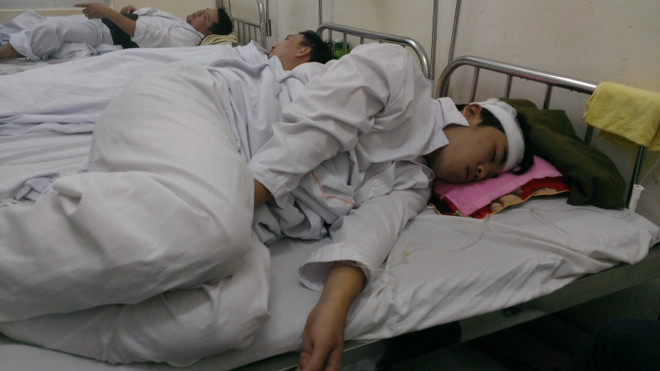 Một chiến sỹ bị thương nặng khi chữa cháy tòa nhà CT4 Xa La ảnh 1