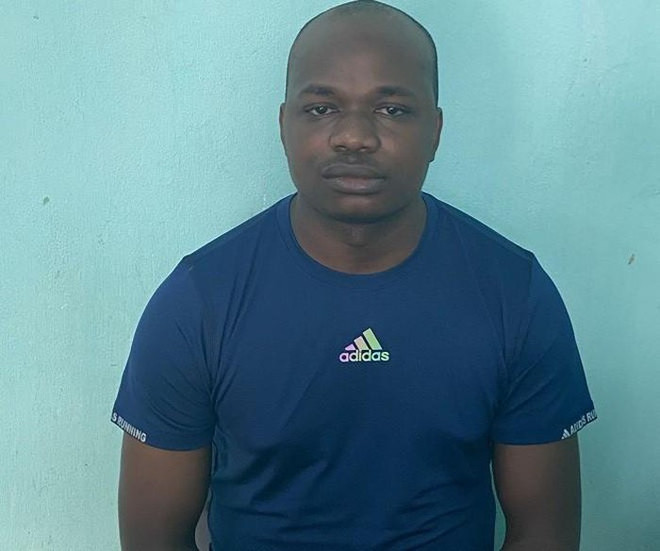 Đối tượng Ajearo Chuckwugekwu Godwin. Đối tượng người nước ngoài dùng Facebook lừa đảo gần 900 triệu đồng ảnh 1