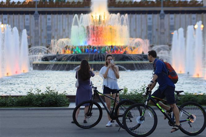 COVID-19 ở châu Âu: Nga có số ca nhiễm mới thấp nhất trong 6 tuần ảnh 1