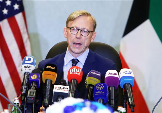 Đại diện đặc biệt của Mỹ về Iran, ông Brian Hook trong cuộc họp báo ở Kuwait City, Kuwait ngày 23/6/2019. (Nguồn: AFP/TTXVN) Mỹ: Iran không xứng đáng được dỡ bỏ lệnh cấm vận vũ khí ảnh 1