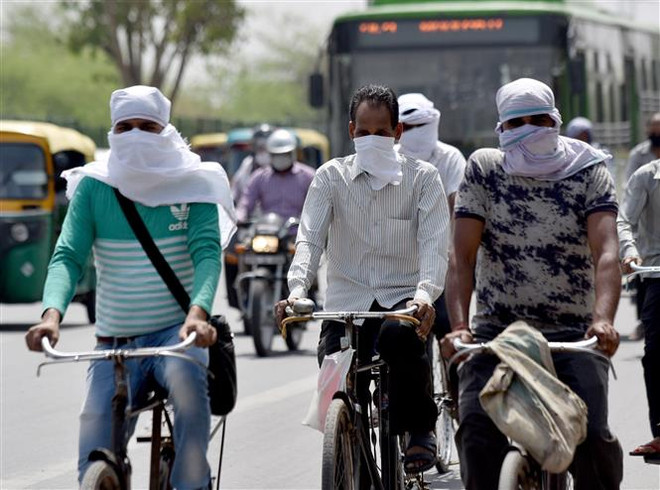 Đường phố ở New Delhi ngày 27/5/2020. (Nguồn: ANI/TTXVN) Ngân hàng Thế giới dự báo kinh tế Ấn Độ tăng trưởng âm 3,2% ảnh 1