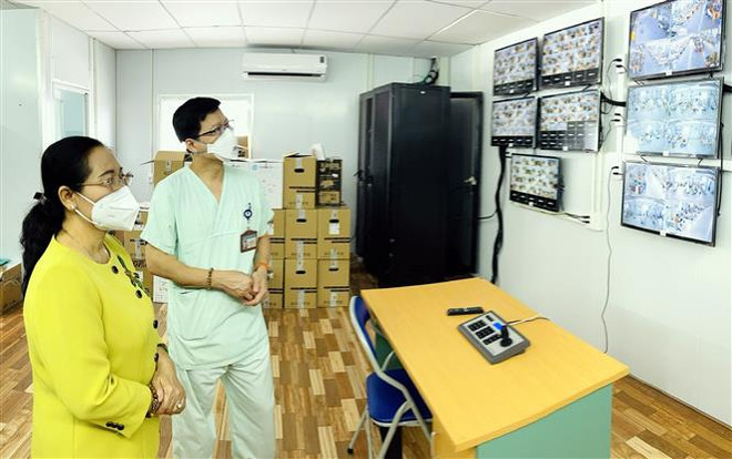 Lãnh đạo TP.HCM thăm, động viên y bác sỹ tăng cường chống dịch ảnh 1