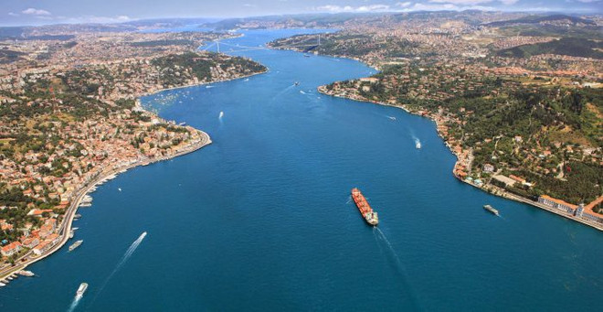 Eo biển Bosphorus. (Nguồn: gbnews.ch) Hoạt động tại Eo biển Bosphorus tạm thời gián đoạn do va chạm tàu hàng ảnh 1