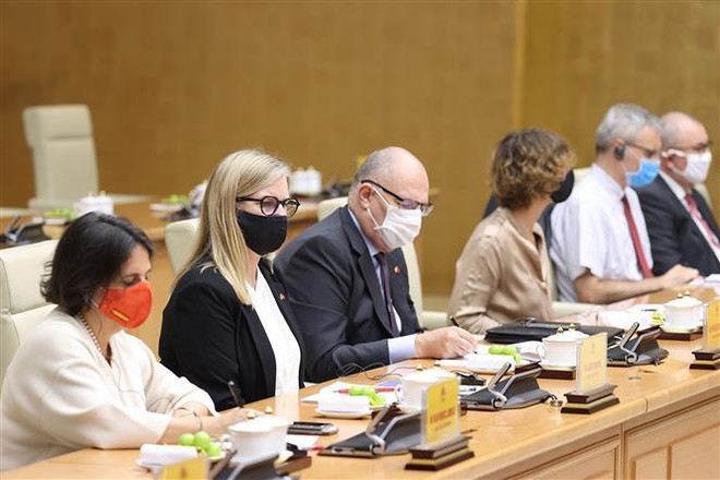 Doanh nghiệp EU đánh giá Việt Nam vẫn là điểm đến đầu tư hấp dẫn ảnh 2