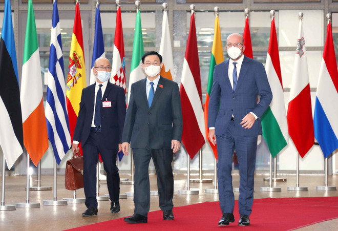 Chủ tịch Quốc hội Vương Đình Huệ hội kiến Chủ tịch Hội đồng châu Âu ảnh 1