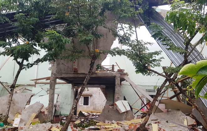 Quảng Nam: Căn nhà đổ sập, hai vợ chồng tử vong nghi do nổ mìn ảnh 1