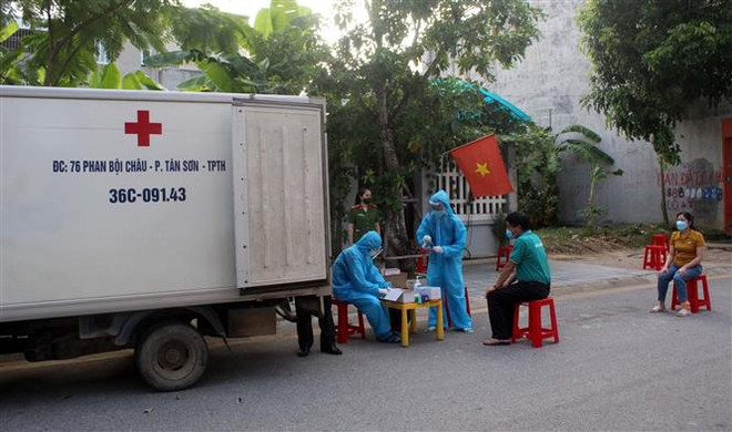 Thanh Hóa tiếp nhận 2 thuyền viên nước ngoài mắc COVID-19 tại Nghi Sơn ảnh 1