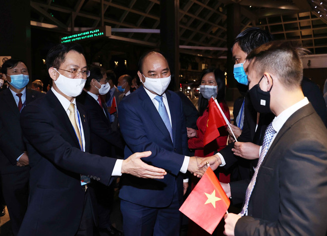 [Photo] Chủ tịch nước Nguyễn Xuân Phúc đã đến New York ảnh 4