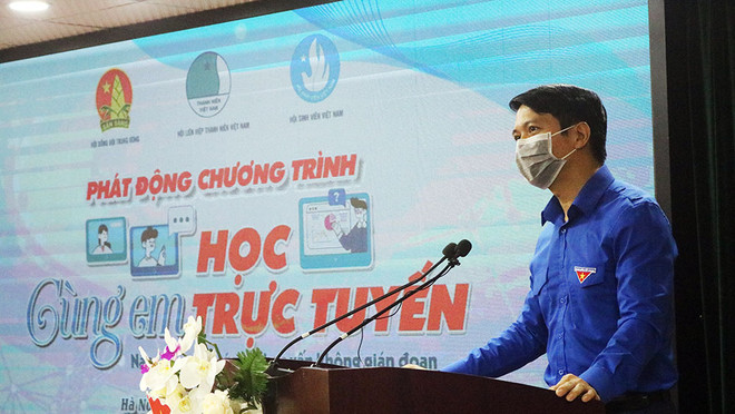 Chương trình hỗ trợ thiết bị học trực tuyến cho học sinh khó khăn ảnh 1