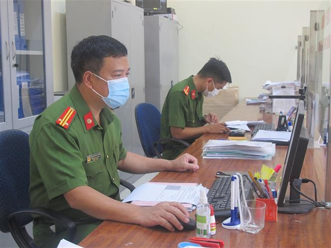 Hà Nội: Công an đã cấp hơn 20.000 giấy đi đường mẫu mới trong sáng 6/9 ảnh 1