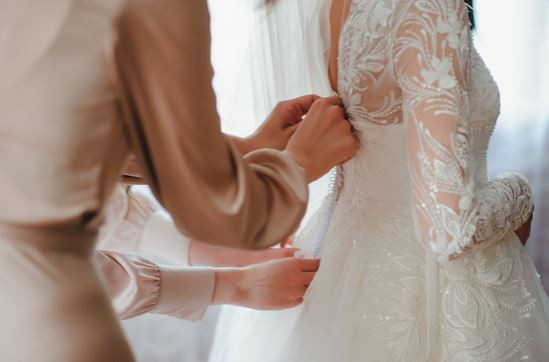 Chi phí trung bình của một gói dịch vụ cưới - bao gồm ảnh đám cưới, váy, trang điểm và làm tóc - đã tăng từ 2,99 triệu won vào năm 2019 lên 3,6 triệu won vào năm 2024. (Nguồn: Getty Images) dam_cuoi_2.JPG