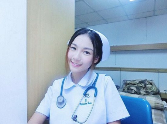 [Photo] Chiêm ngưỡng nhan sắc của cô y tá xinh đẹp nhất Thái Lan ảnh 4