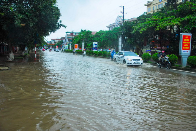 Bắc Bộ và Thanh Hóa tiếp tục mưa to, khả năng xảy ra tố lốc ảnh 1