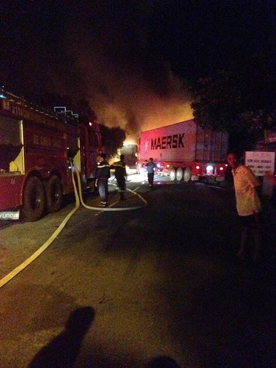 [Photo] Hiện trường vụ tai nạn thảm khốc tại Bình Dương ảnh 2